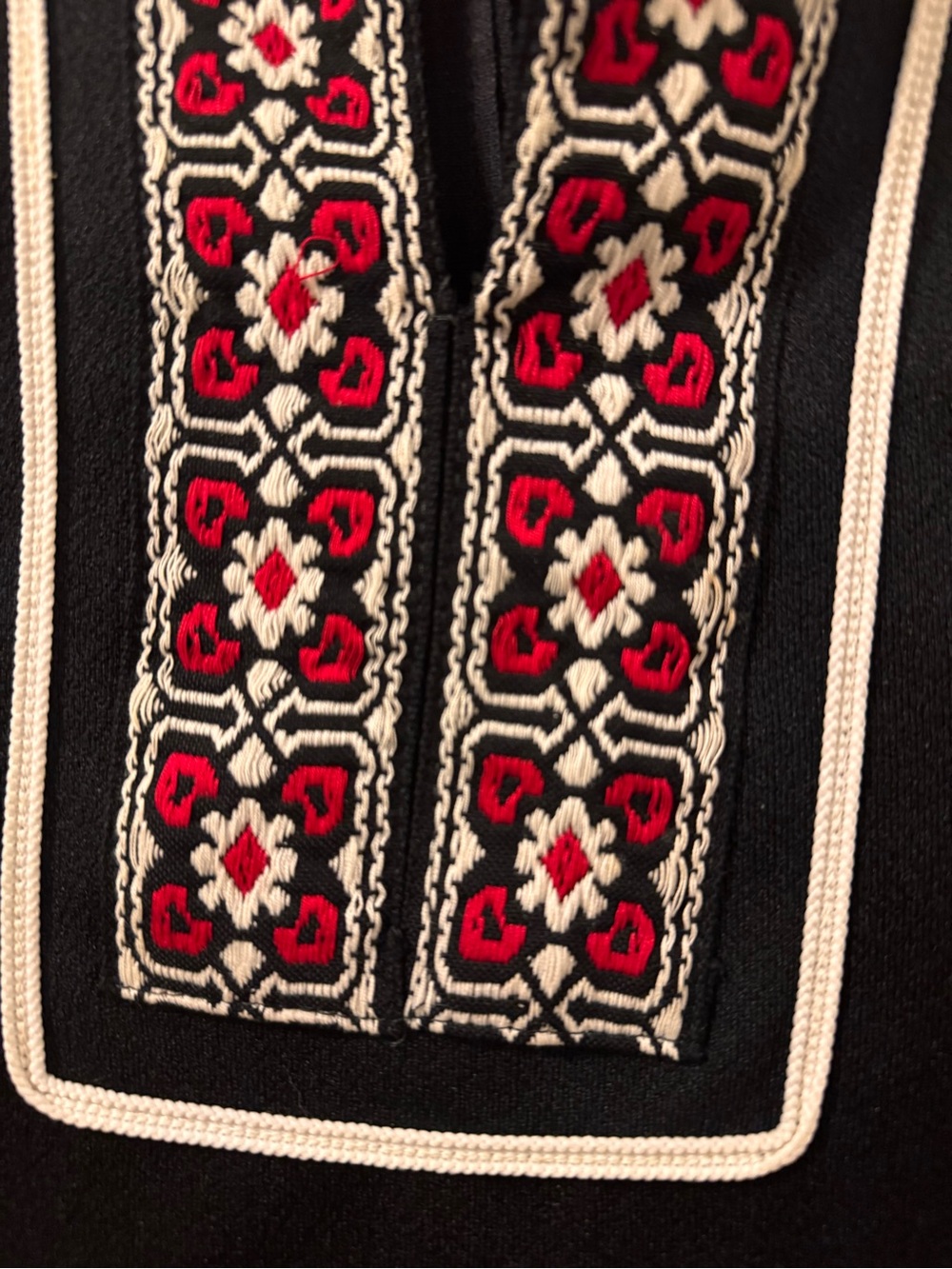 Vintage 1960s embroidered mod shift dress - Picture 4 of 4